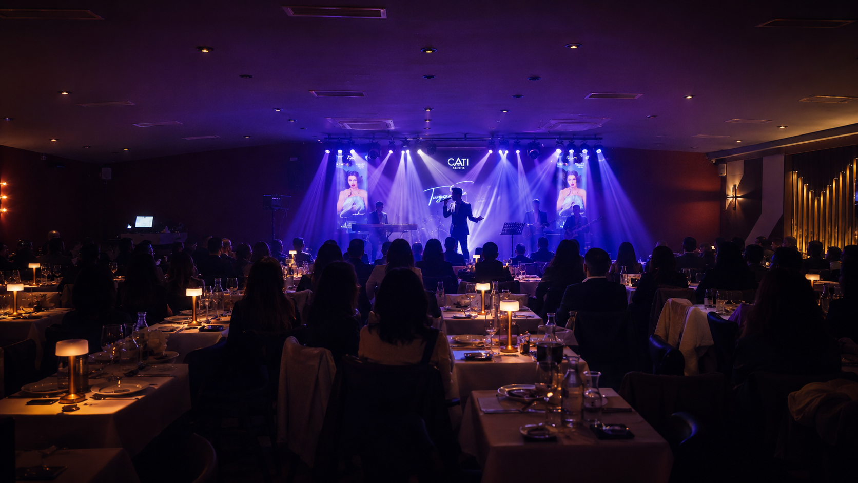 Qinn Hotels Çatı Aile Gazinosu konser alanı